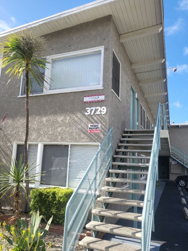 Building Photo - 3729 Dunn Dr