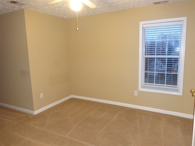 Building Photo - 7055 Shady Oak Ln
