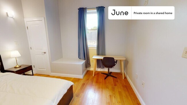 Building Photo - Room in Shared 5 bed/2.5 bath home in Roxbury