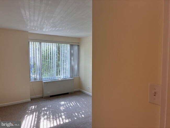 Building Photo - 4501 Arlington Blvd