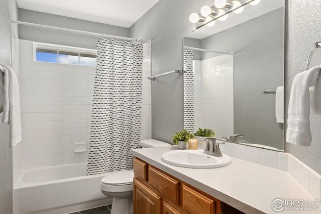 Building Photo - 4015 Sunstone Way