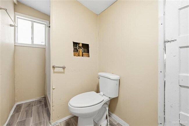 Building Photo - 11 N 20th St