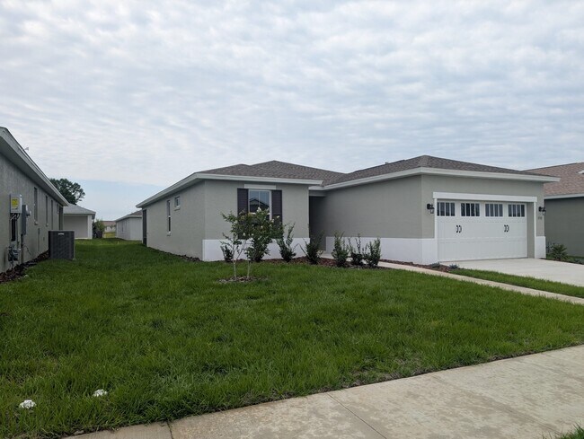 Building Photo - 7552 SW 56th Pl