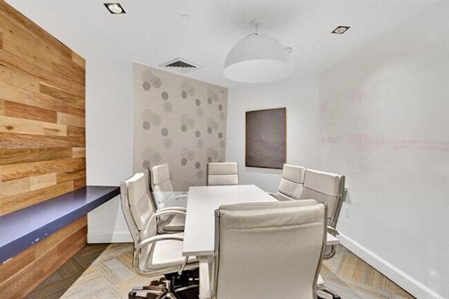 Building Photo - 951 Brickell Ave