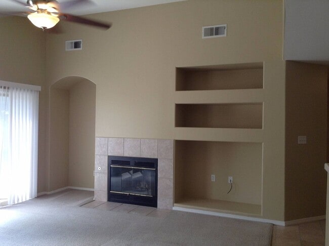 Building Photo - House