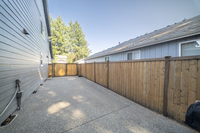 Building Photo - 1207 Arcadia St NW