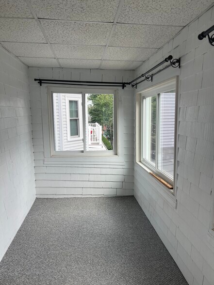 Building Photo - 16 Sullivan Rd