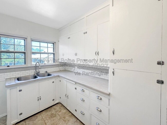 Building Photo - 1203 N 8th St
