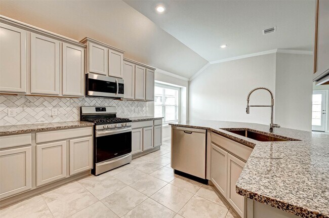 Building Photo - 2307 Green Kale Dr
