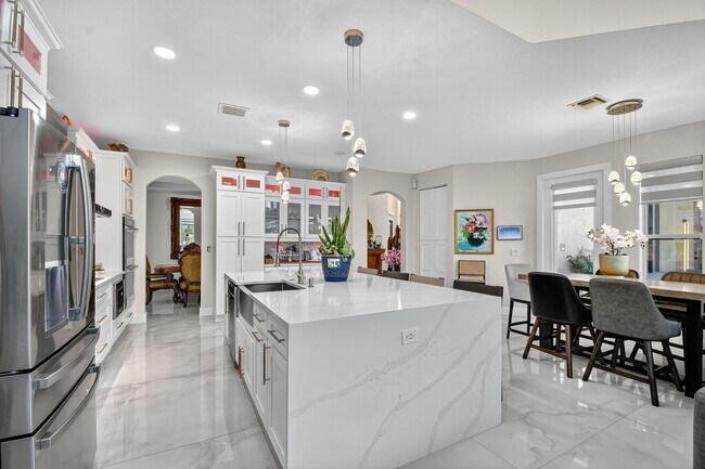 Building Photo - 9167 Oak Alley Dr