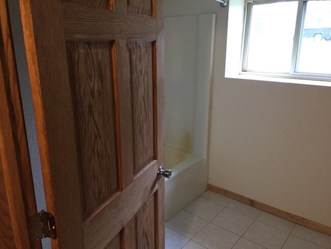 Building Photo - 3 Bed 2 Bath Single Family Home in Elcho