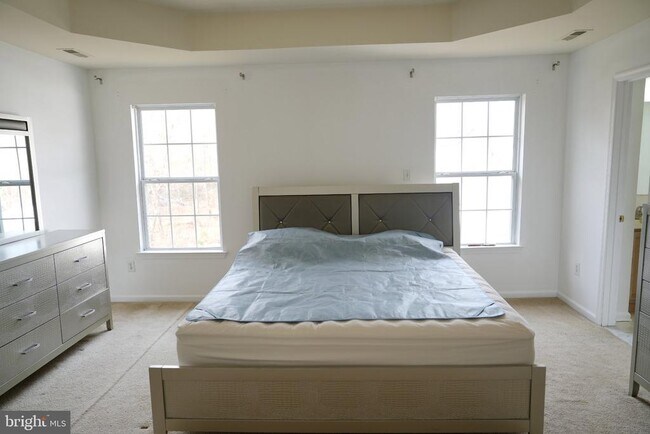 Building Photo - 101 Goldenrod Ln