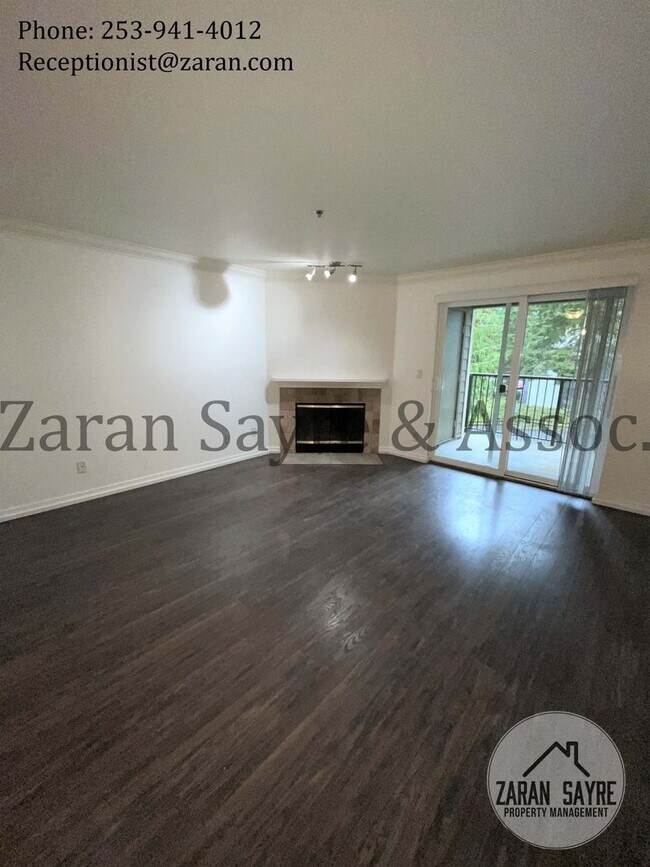 Building Photo - 039 - 2 bed, 2 bath condo minutes from Red...