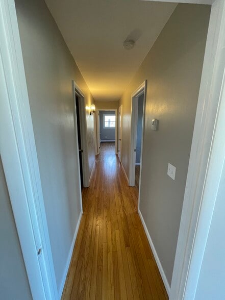 Building Photo - 513 Waverly Ave