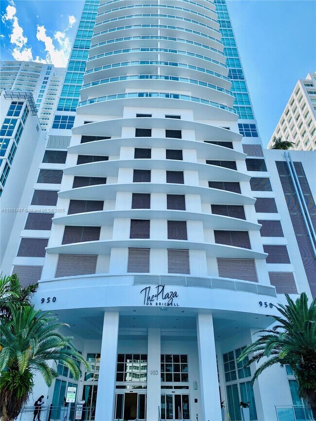 Building Photo - 950 Brickell Bay Dr
