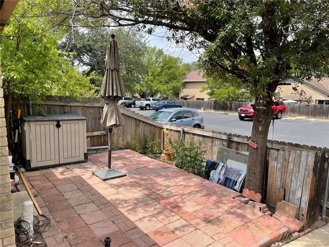 Building Photo - 1015 E Yager Ln