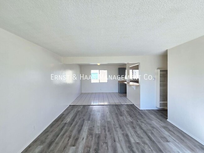 Building Photo - 1330 Walnut Ave