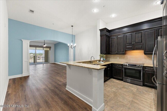 Building Photo - 115 Riverview Bend S