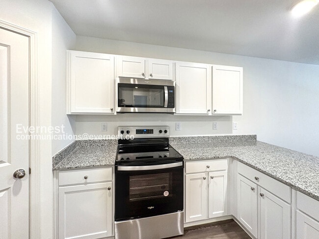 Building Photo - 131 Flowering Cherry St