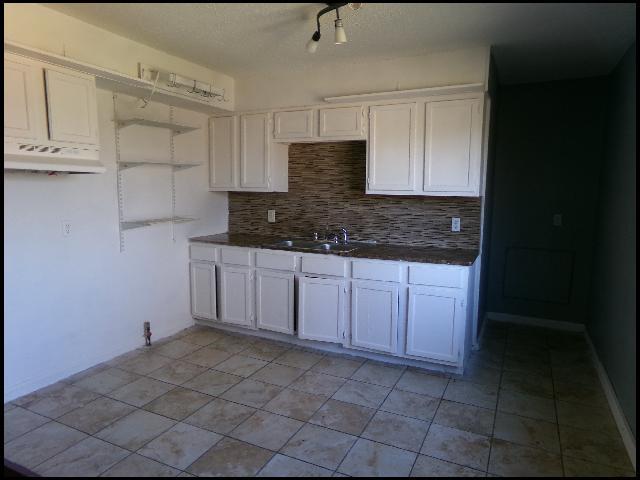 Building Photo - 1504 E 38th St