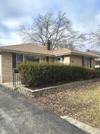 Building Photo - 227 N Butterfield Rd