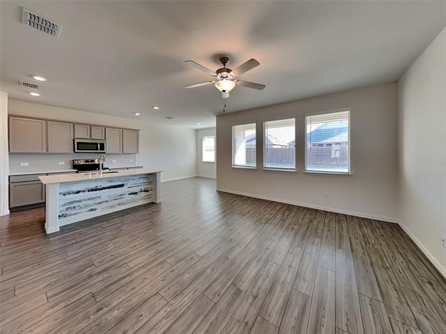 Building Photo - 4925 Woodloch Dr