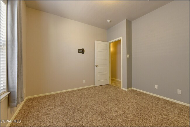 Building Photo - 221 Jennice Cir