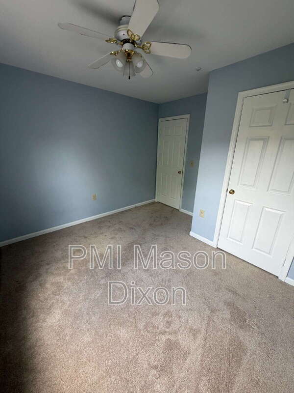 Building Photo - 2404 Sandwich Ct