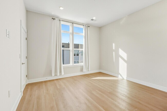 Building Photo - 23651 Havelock Walk Ter