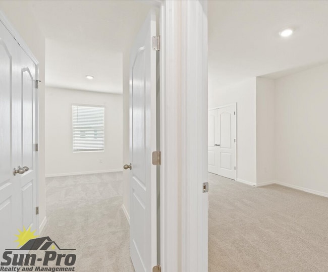 Building Photo - 113 Maya Wy