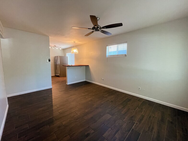 Living room - 4615 N 14th St
