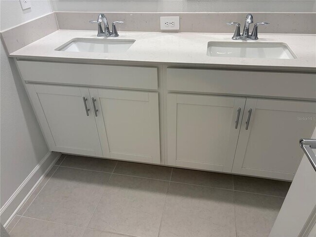 Building Photo - 5107 Bridgehaven Rd