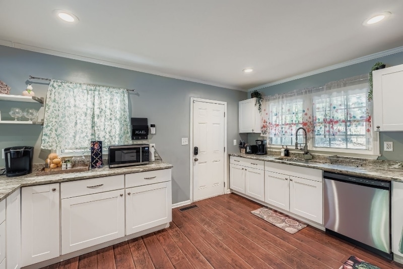 Building Photo - 2116 Trailwood Rd