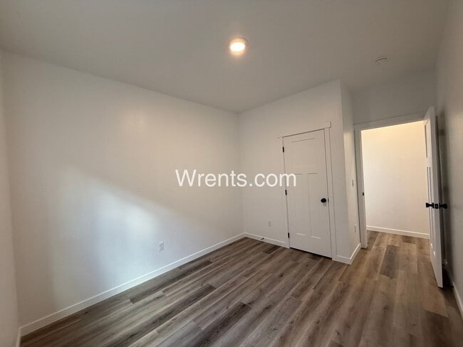 Building Photo - Beautiful 3 Bed/2 Bath Duplex - W/S/G Included - $500 off Special