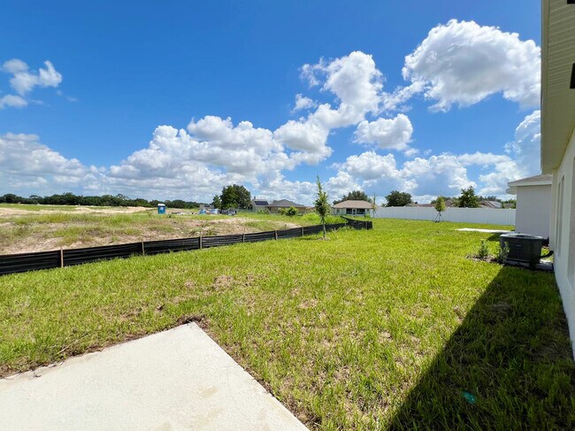 Building Photo - 317 Singing Sands Cir