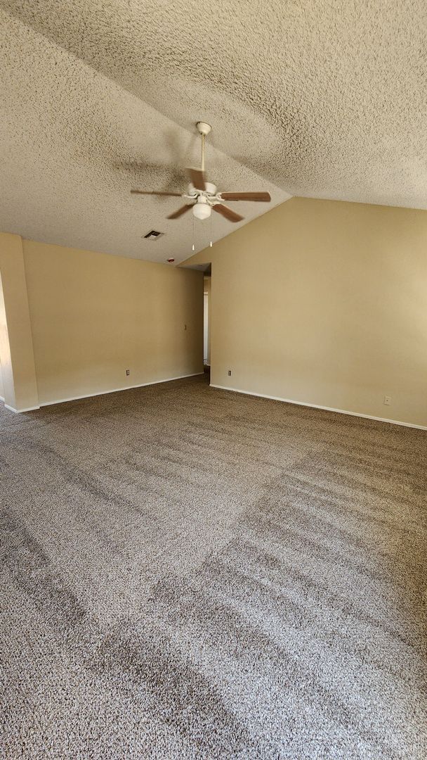 Building Photo - 4 bedroom, 2 bath Chandler Home