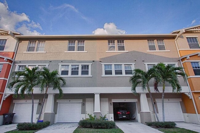 Building Photo - 433 Amador Ln