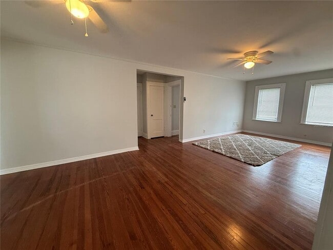 Building Photo - 408 3rd Ave E