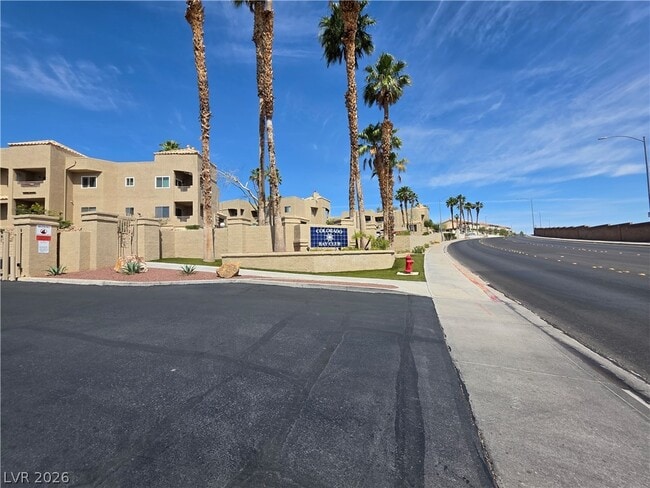 Building Photo - 2200 Highpointe Dr