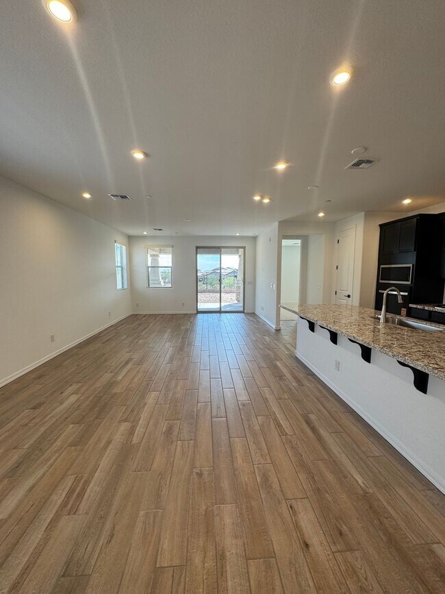 Building Photo - Brand new home in Vistancia/ ** Ask about our move in specials **
