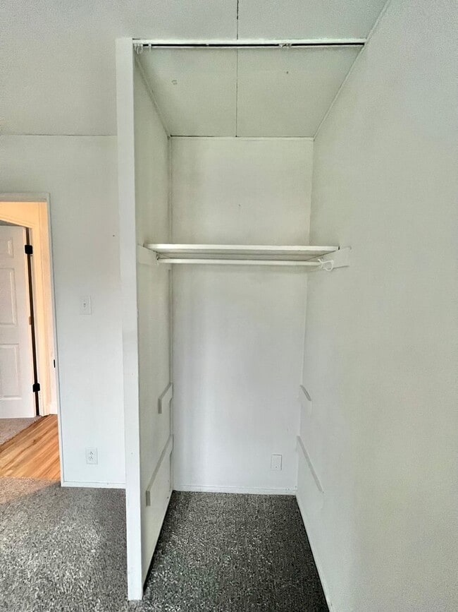 Building Photo - New Listing! 3 bedroom House!