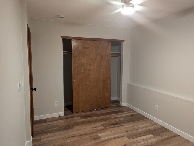 Building Photo - Fully Updated Littleton Home with Mountain...