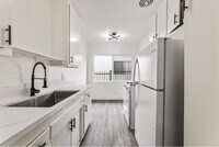 Building Photo - 439 S Catalina St