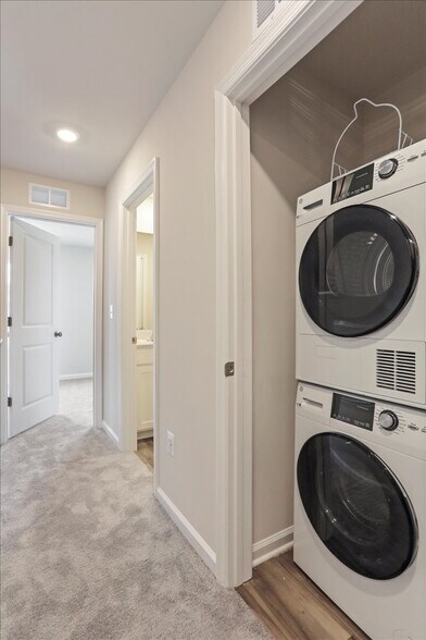 Building Photo - 331 Sandy Bottom Cir