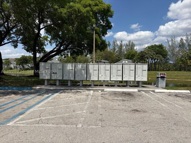 Building Photo - 1141 Lake Victoria Dr