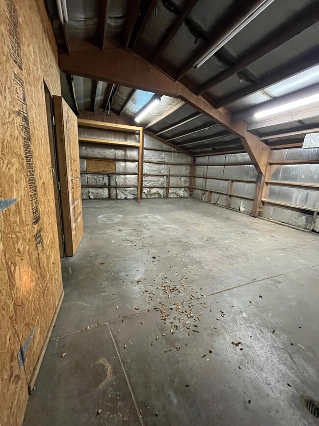 Building Photo - 1118 Thompson Pl
