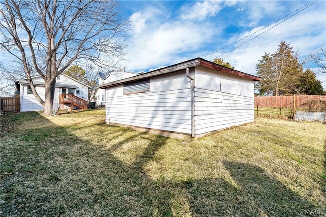 Building Photo - 7070 Winona Ave