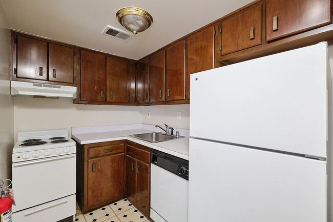 Building Photo - 1776 Lanier Pl NW