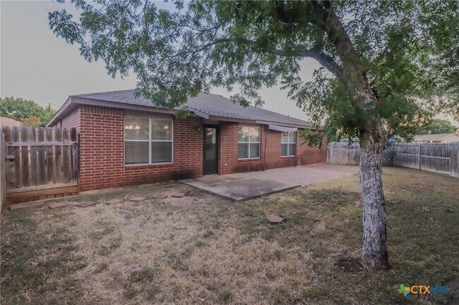 Building Photo - 1705 Liberty Hill Dr