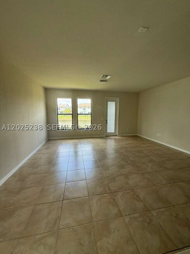 Building Photo - 2163 Appleton Cir S